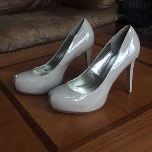 Guess platform high heeled pumps